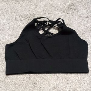 Elegant Black Strappy Sports Bra